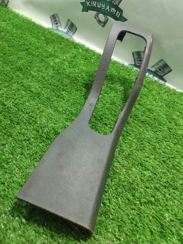 Накладка центральной консоли Ford FOCUS 2