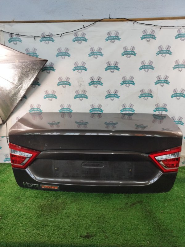 Крышка багажника лада Веста 2018