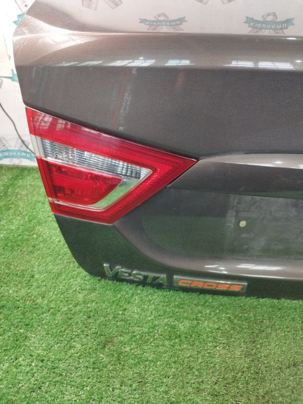 Крышка багажника лада Веста 2018