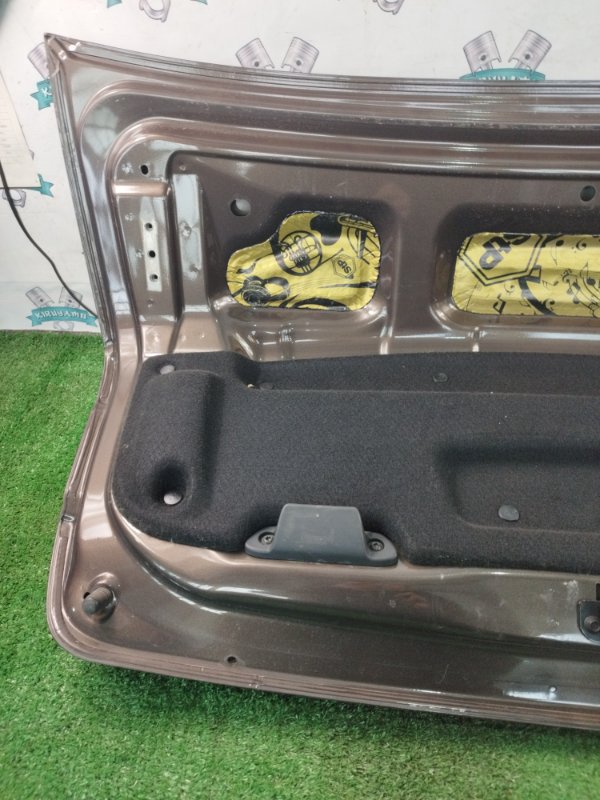 Крышка багажника лада Веста 2018