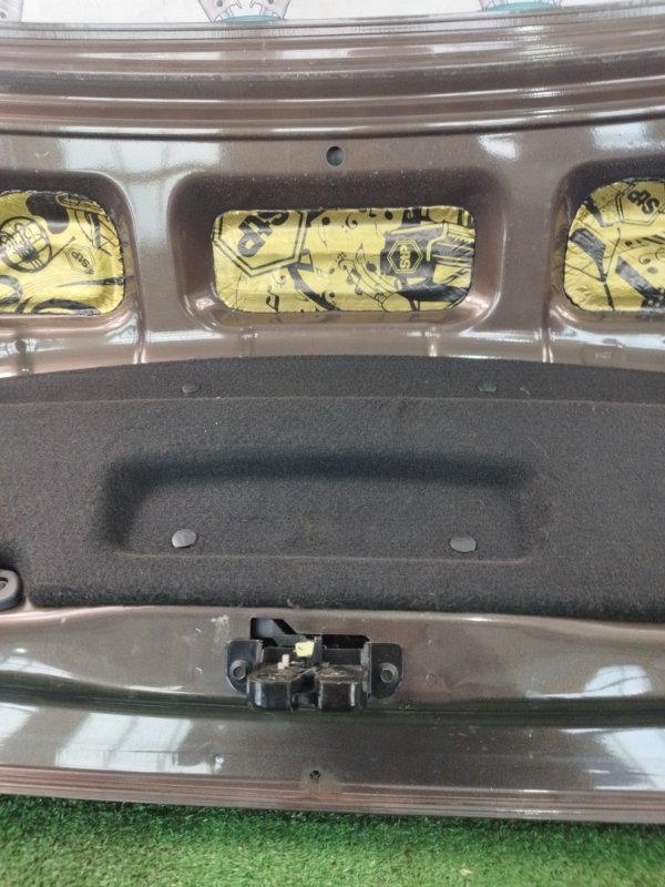 Крышка багажника лада Веста 2018