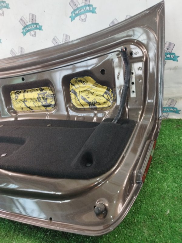 Крышка багажника лада Веста 2018