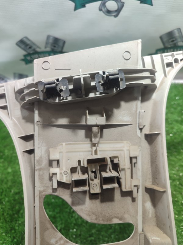 Обшивка стойки центральной нижней Ford FOCUS 2