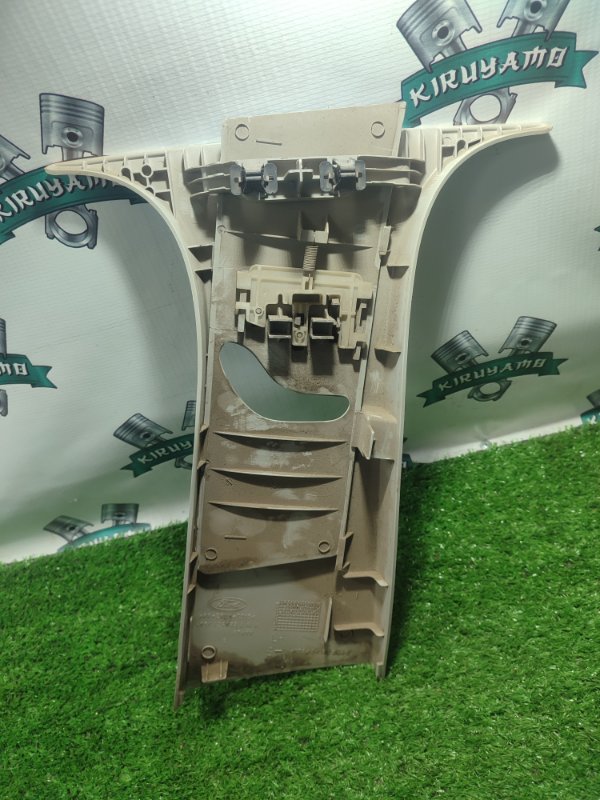 Обшивка стойки центральной нижней Ford FOCUS 2