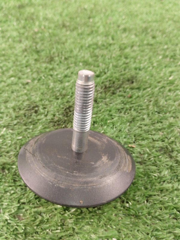 Болт крепления запасного колеса лада Веста 2018