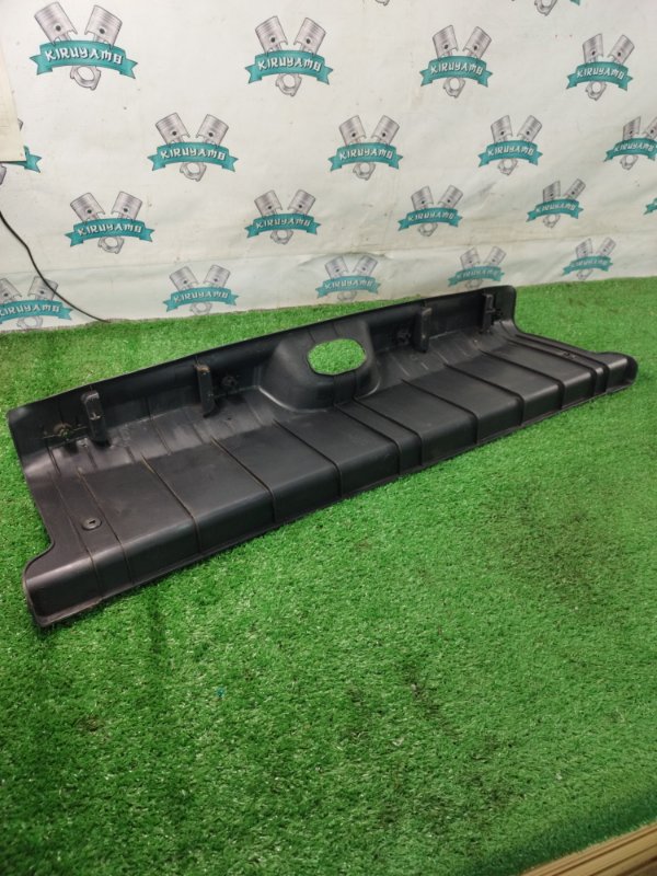 Накладка замка багажника лада Веста 2018