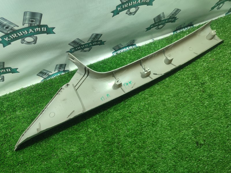 Накладка стойки лобового стекла Ford FOCUS 2