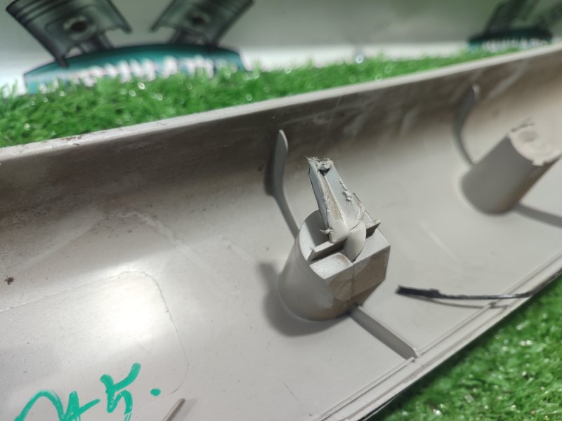 Накладка стойки лобового стекла Ford FOCUS 2