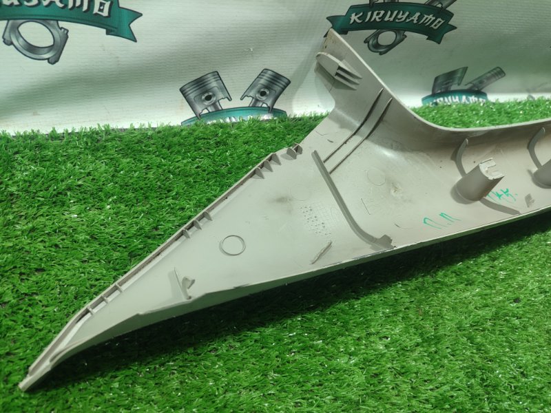 Накладка стойки лобового стекла Ford FOCUS 2