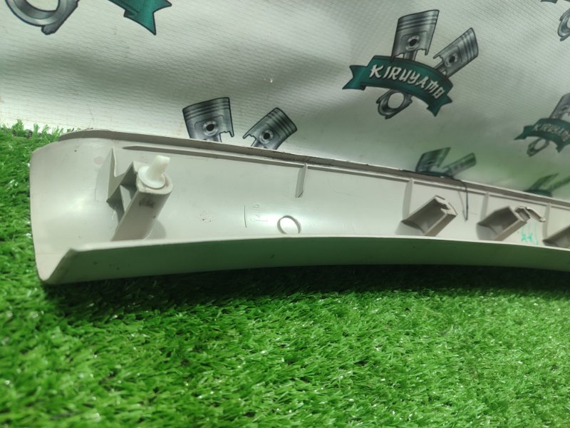 Накладка стойки лобового стекла Ford FOCUS 2