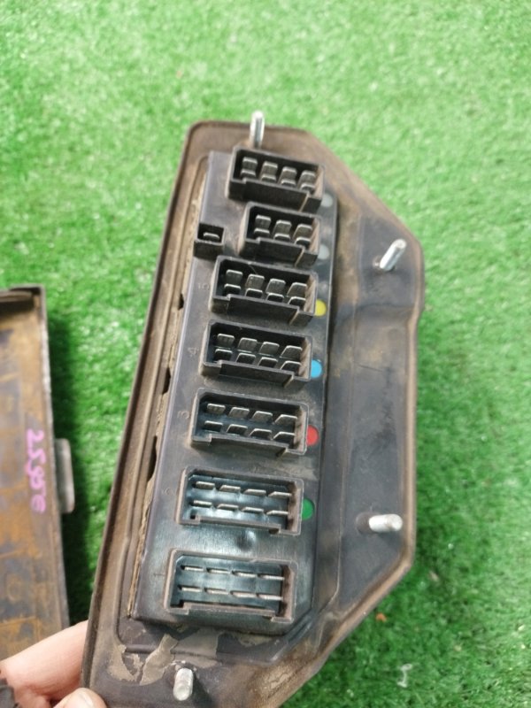 Блок предохранителей лада 210740 2008 СЕДАН