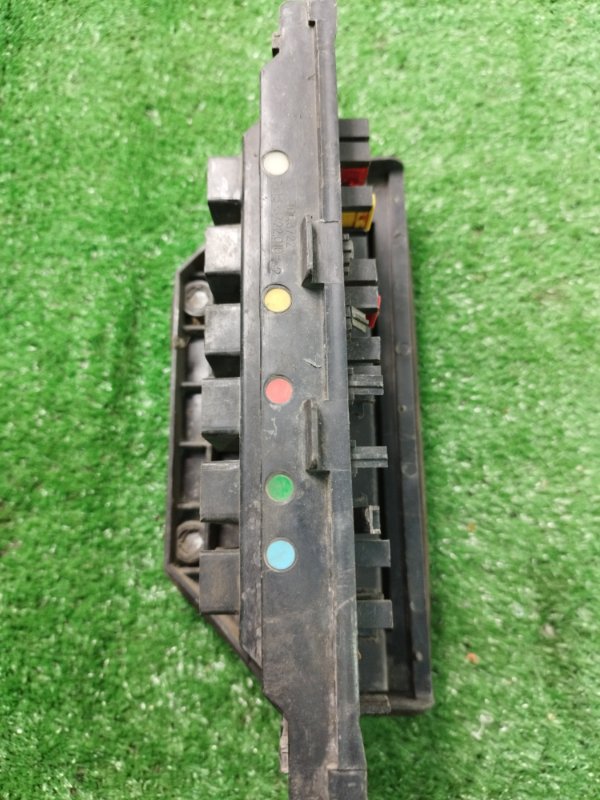 Блок предохранителей лада 210740 2008 СЕДАН