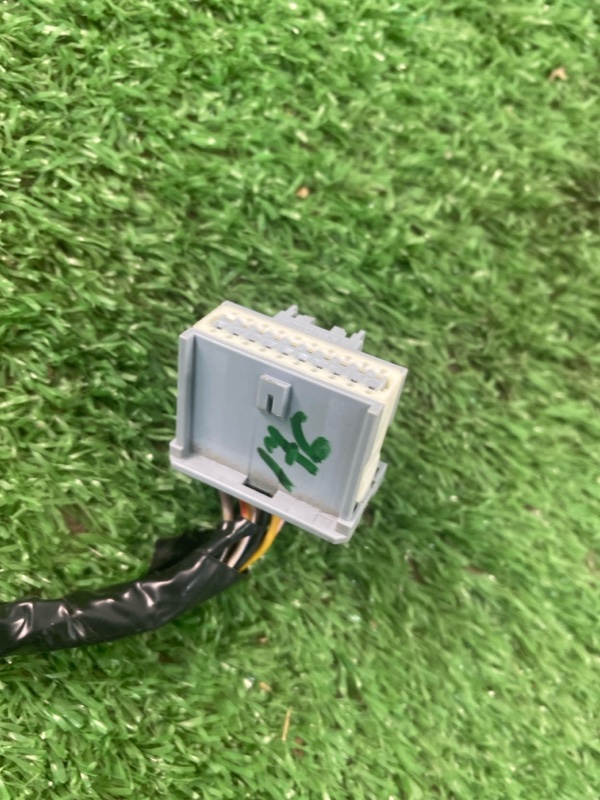 Фишка разъем лада Веста 2018