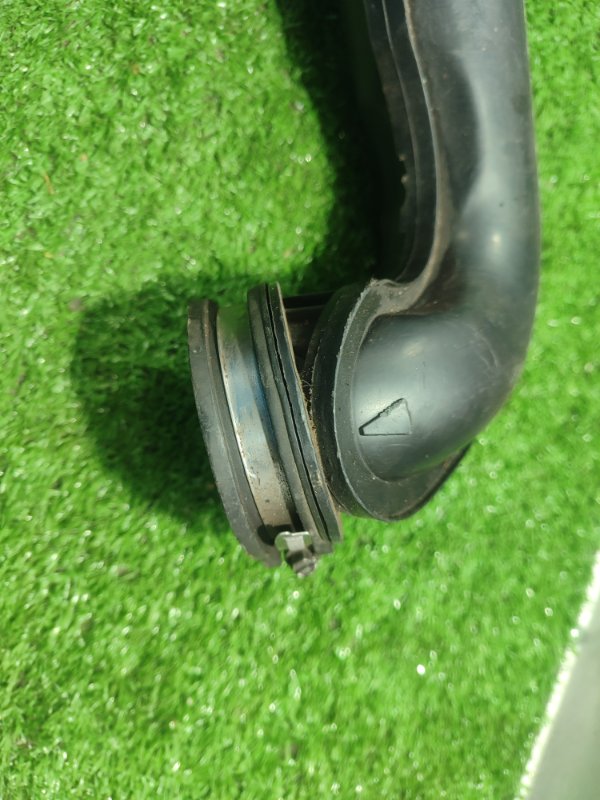 Патрубок воздушного фильтра Ford FOCUS 2