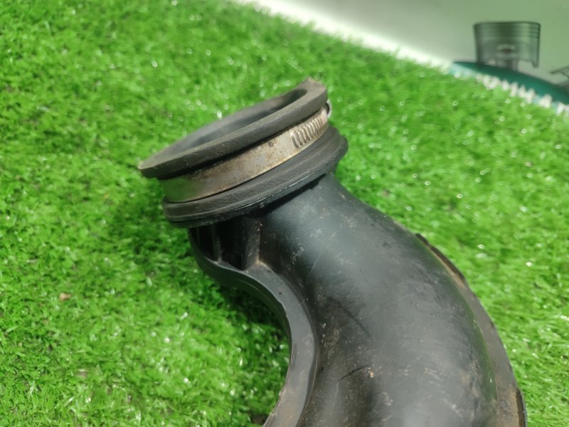 Патрубок воздушного фильтра Ford FOCUS 2