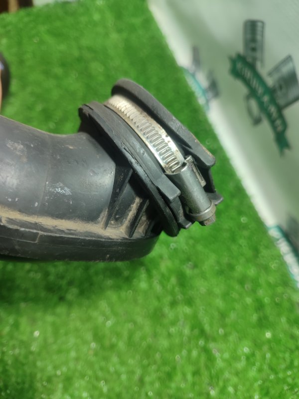 Патрубок воздушного фильтра Ford FOCUS 2