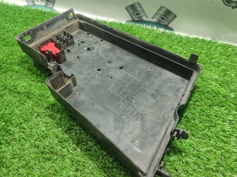 Крышка блока предохранителей Mazda 3BK