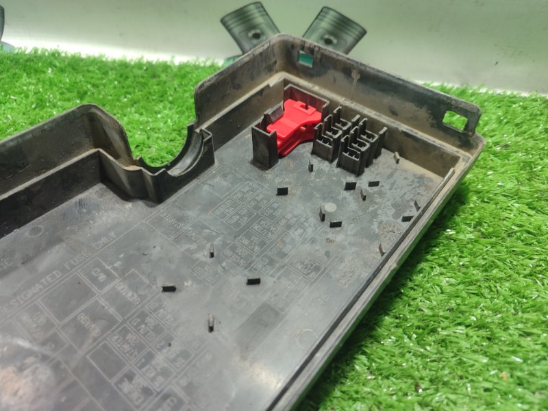 Крышка блока предохранителей Mazda 3BK