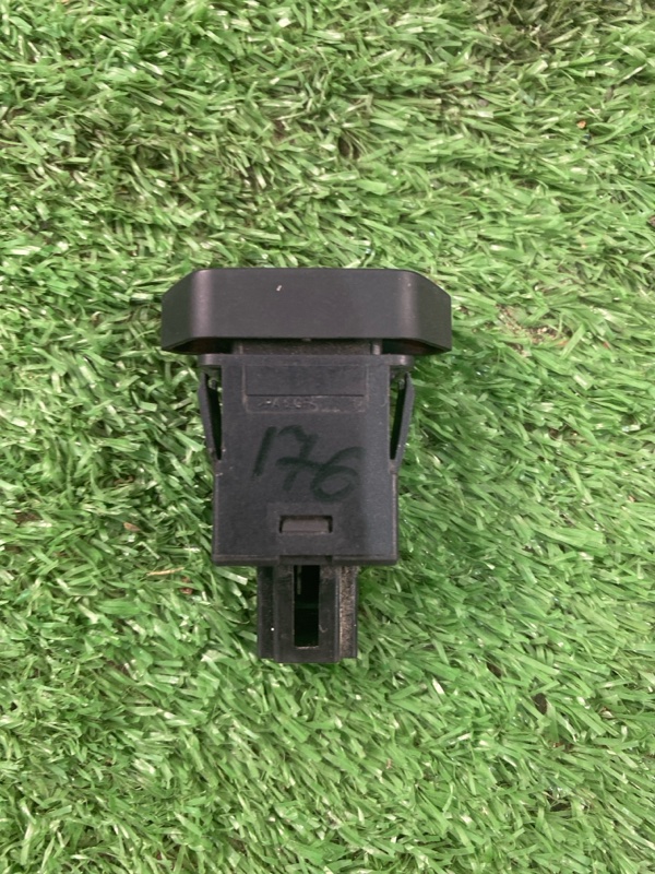 Кнопка аварийной сигнализации лада Веста 2018