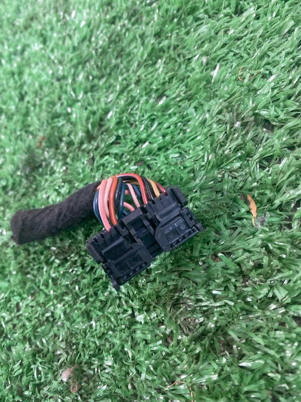 Фишка разъем лада Веста 2018