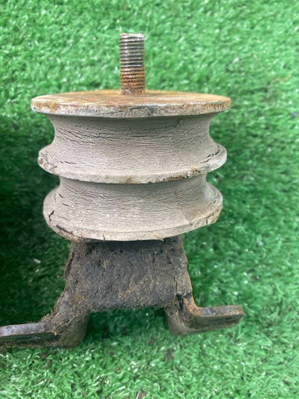 КРОНШТЕЙН лада 21053 2105