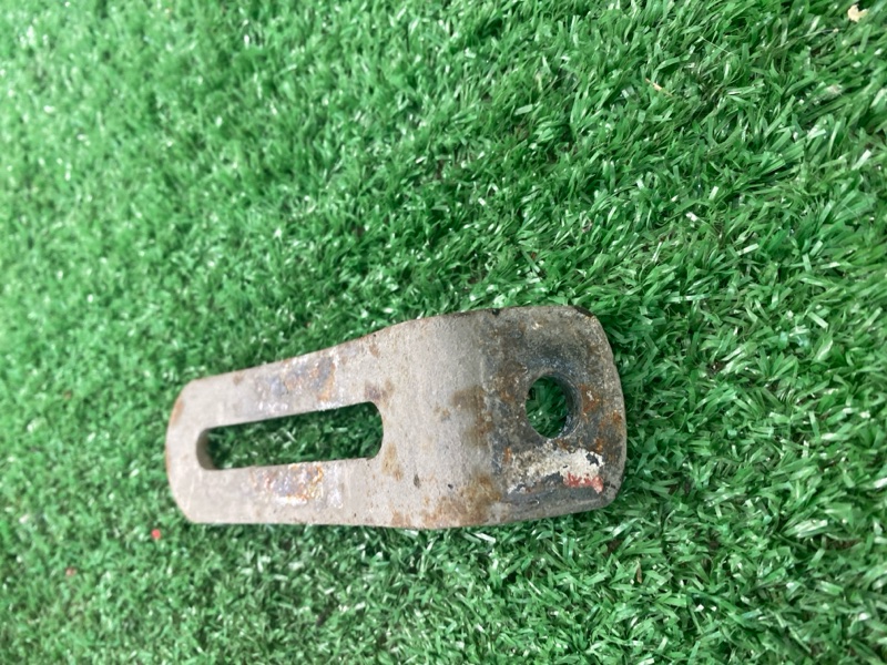 Кронштейн генератора лада 21053 2105