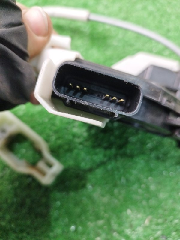 Замок боковой двери Kia Soul