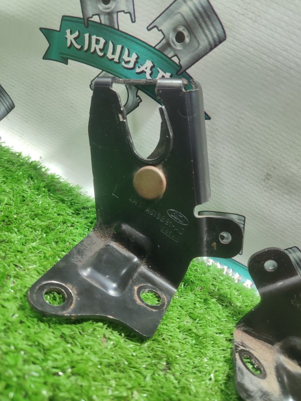 Крепление сиденья Ford FOCUS 2