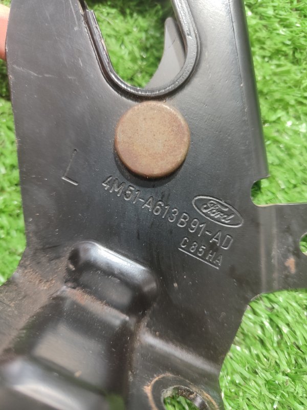 Крепление сиденья Ford FOCUS 2