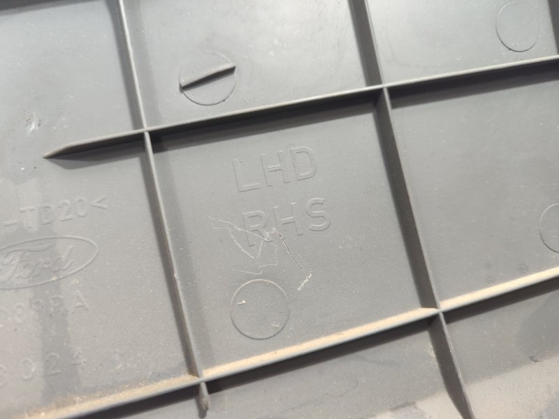 Накладка центральной консоли Ford FOCUS 2