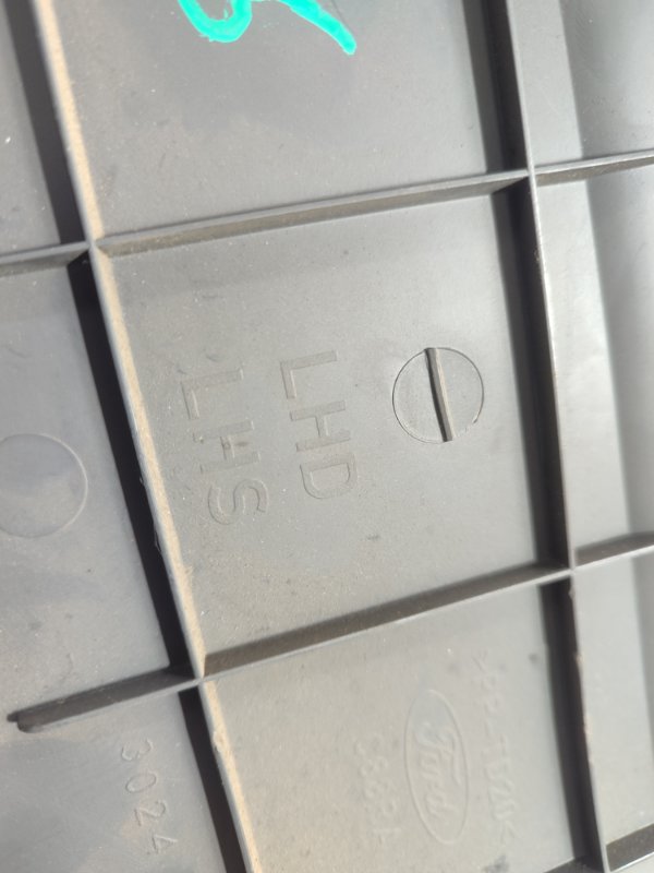 Накладка центральной консоли Ford FOCUS 2