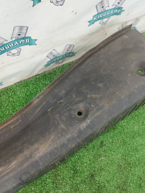 Накладка замка багажника Ford FOCUS 2