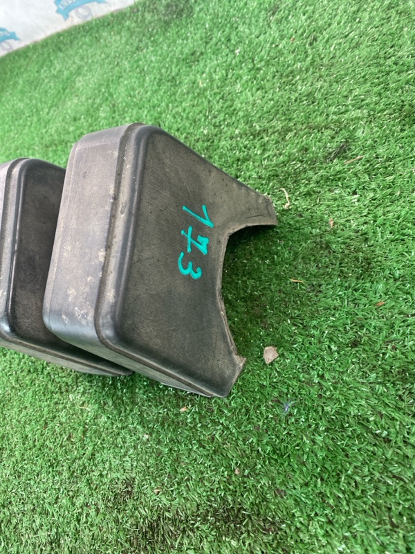 Клык бампера лада 2106 2106