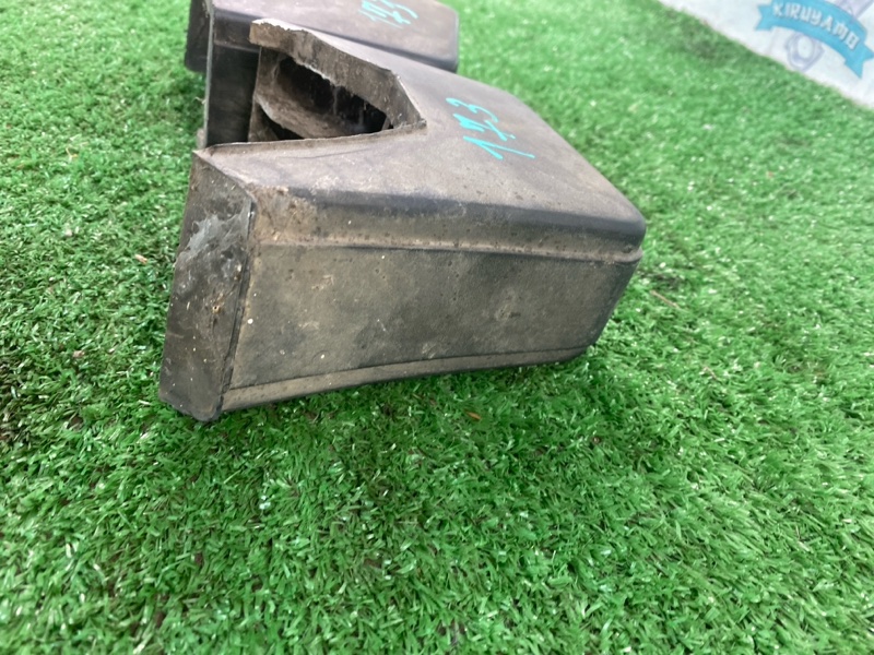 Клык бампера лада 2106 2106