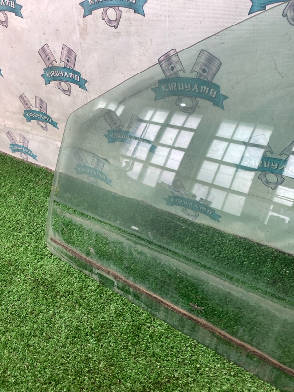 Стекло двери лада Веста 2018