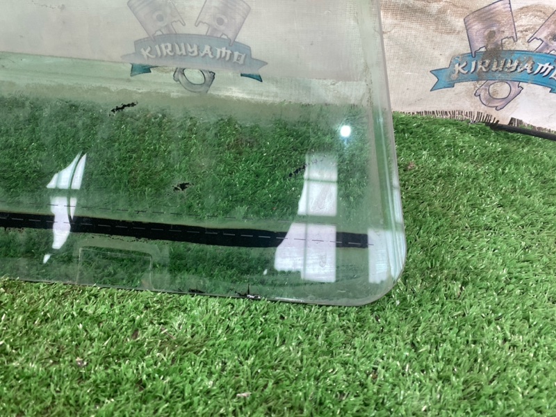 Стекло двери лада Веста 2018