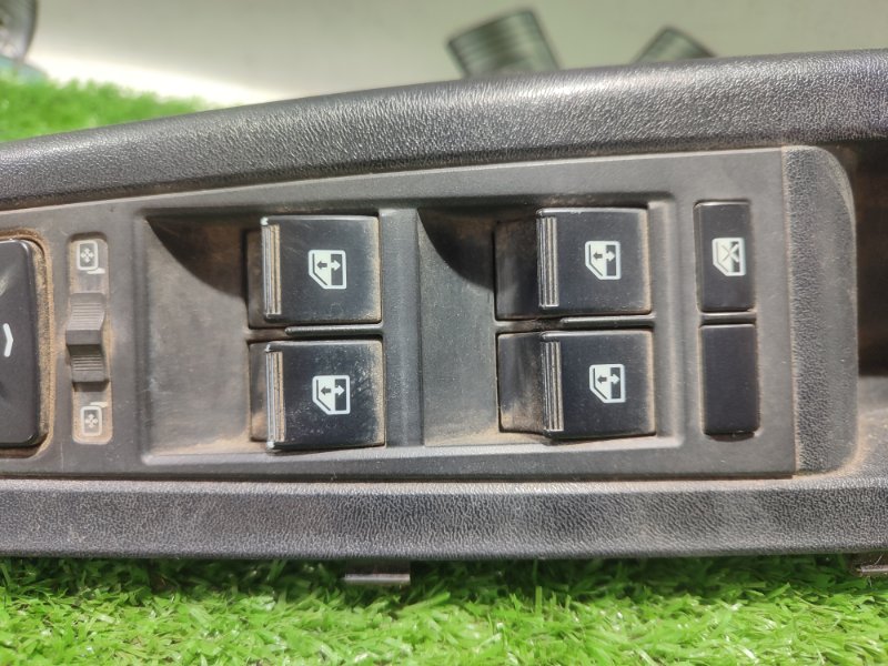 Блок управления стеклоподъемниками лада Веста 2018