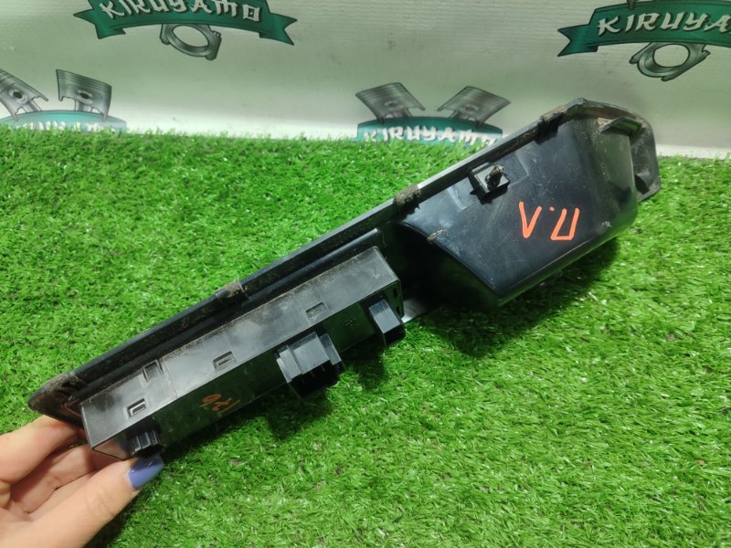 Блок управления стеклоподъемниками лада Веста 2018