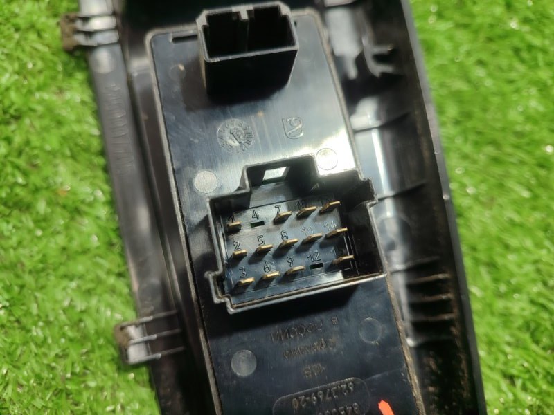 Блок управления стеклоподъемниками лада Веста 2018