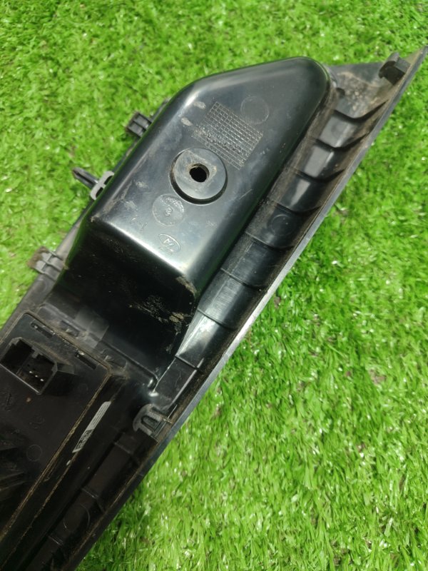 Блок управления стеклоподъемниками лада Веста 2018