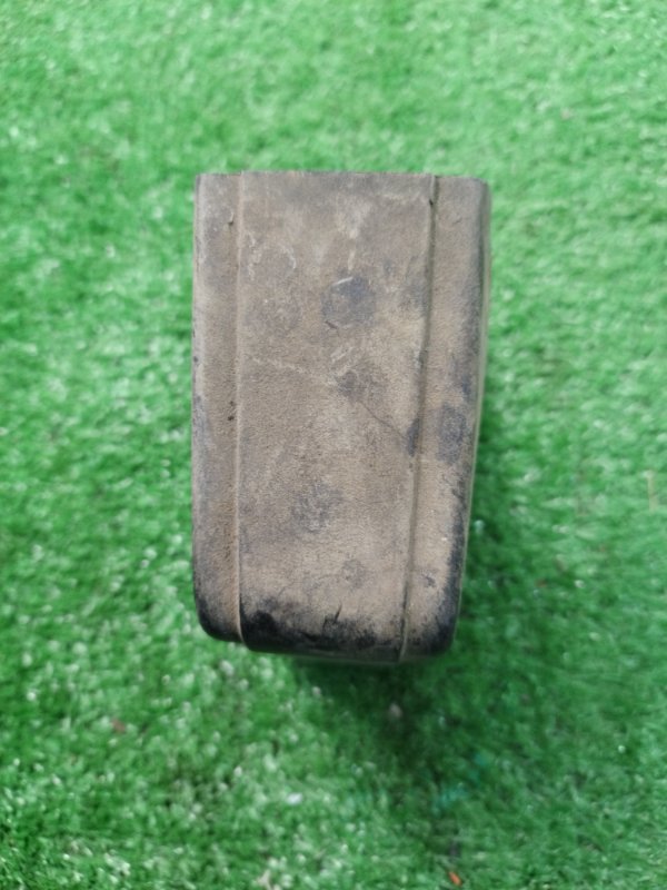 Клык бампера лада 21053 2105