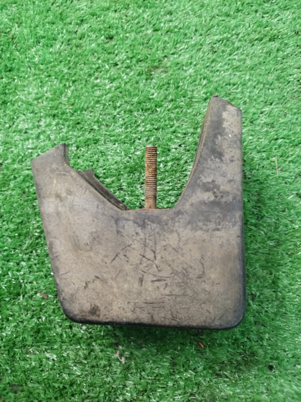 Клык бампера лада 21053 2105