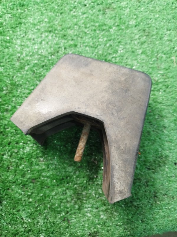 Клык бампера лада 21053 2105