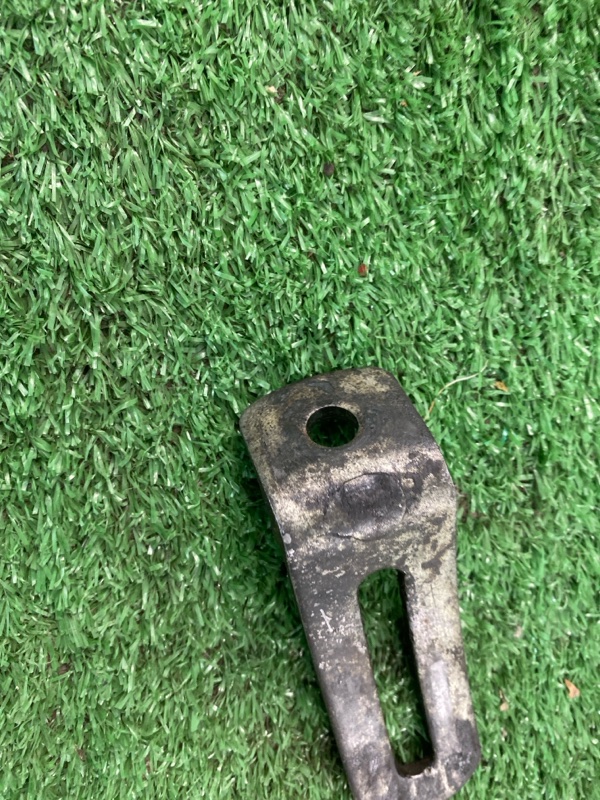 Кронштейн генератора лада 21053 2105