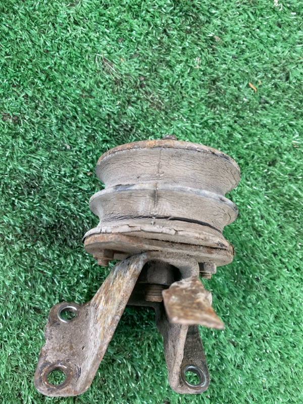 Кронштейн двигателя лада 21053 2105