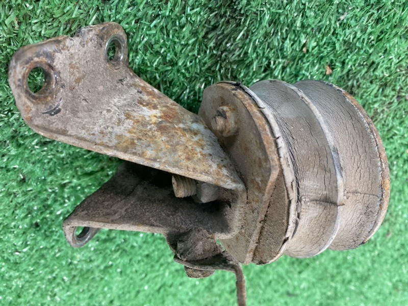 Кронштейн двигателя лада 21053 2105