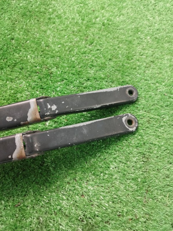 Щёткодержатель поводок Ford FOCUS 2