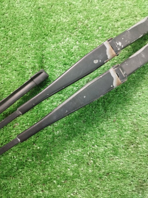 Щёткодержатель поводок Ford FOCUS 2