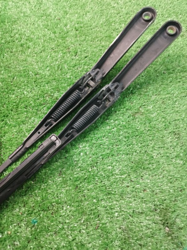 Щёткодержатель поводок Ford FOCUS 2