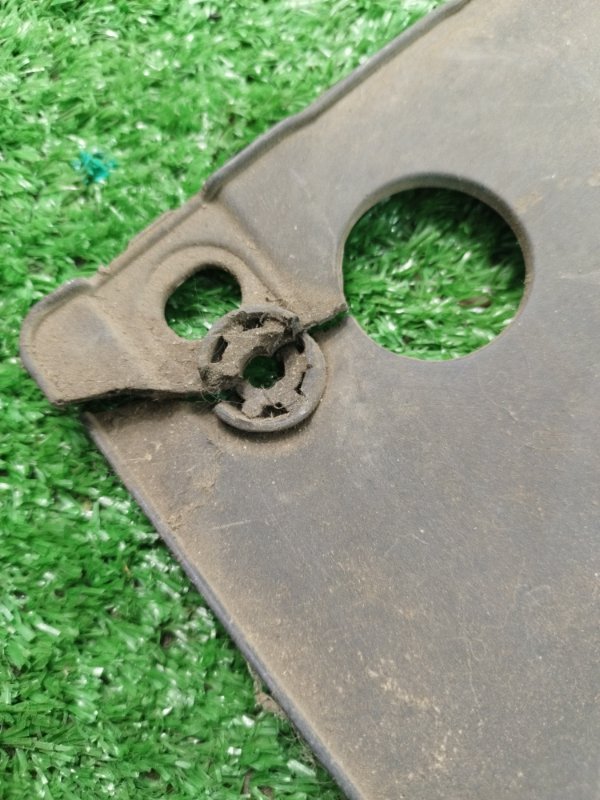 Дефлектор радиатора Kia Rio